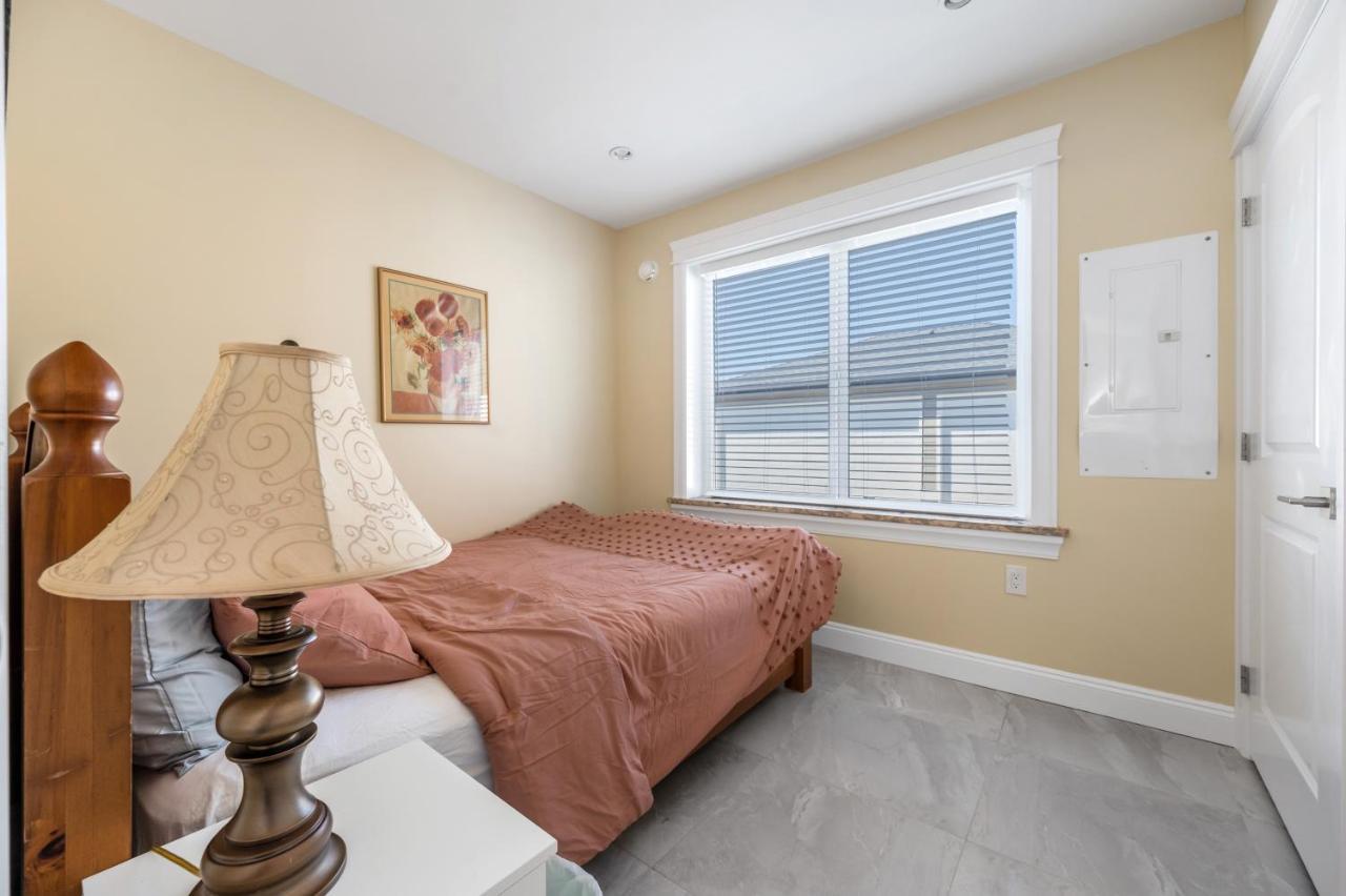Three Bedrooms Brand New Laneway House Near Public Transit Vancouver Kültér fotó